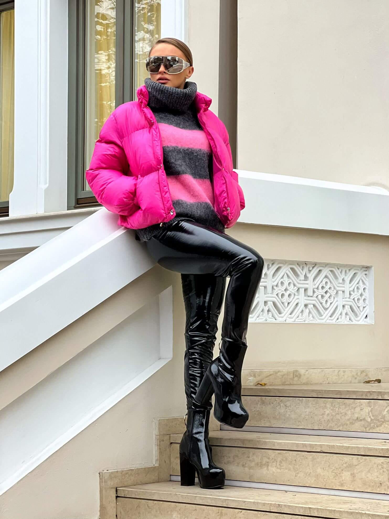 PHOTO-2022-12-09-01-19-201.jpg Geaca scurta din fas lucios - Pink Skate