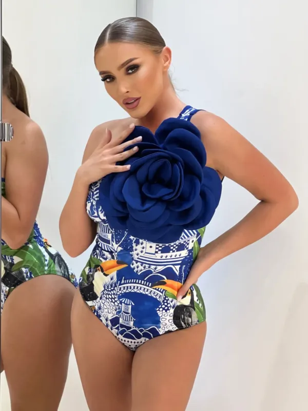 Body accesorizat pe un umar cu floare supradimensionata - Diva Mykonos